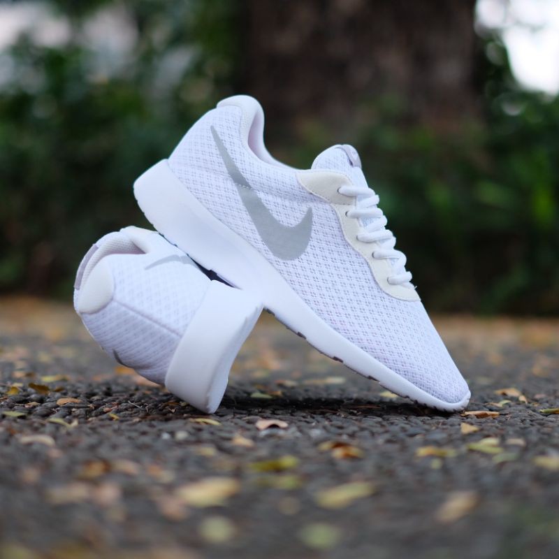 tanjun white nike