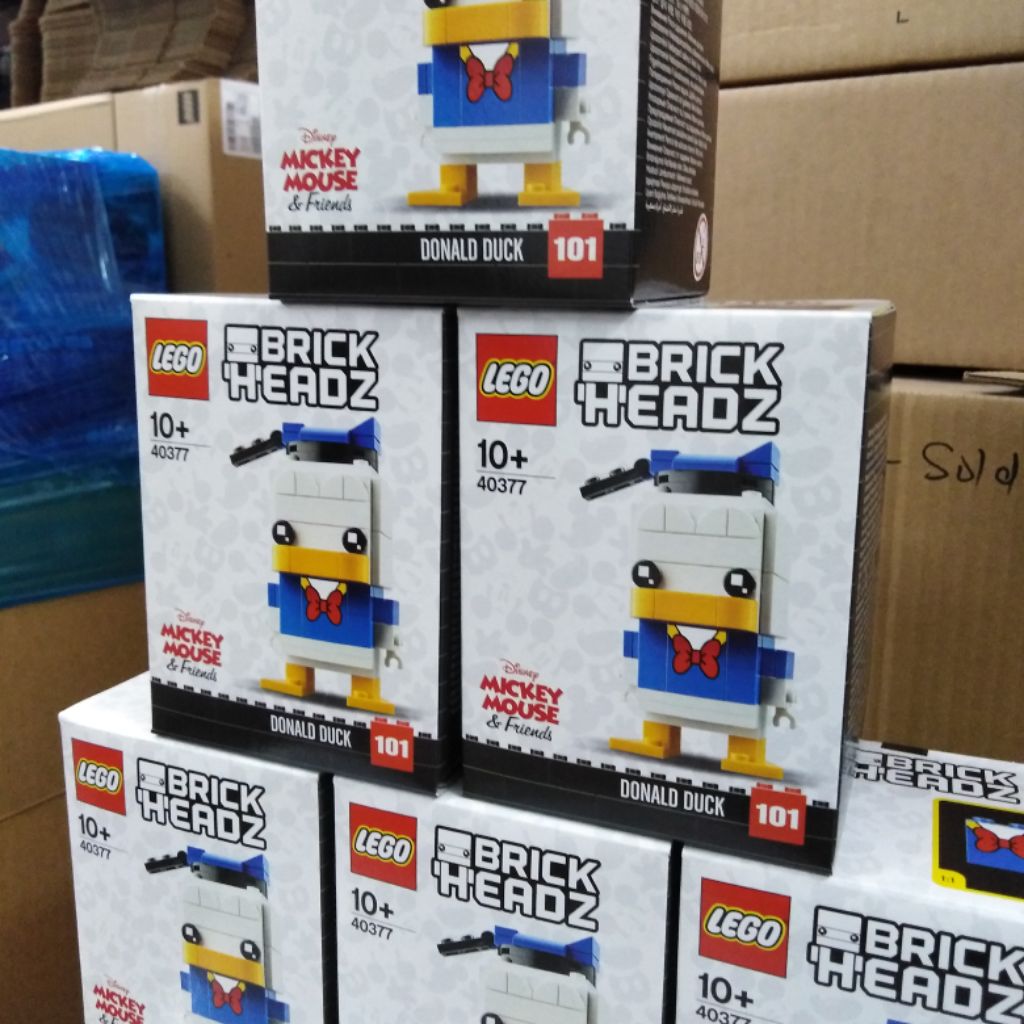 brickheadz donald duck