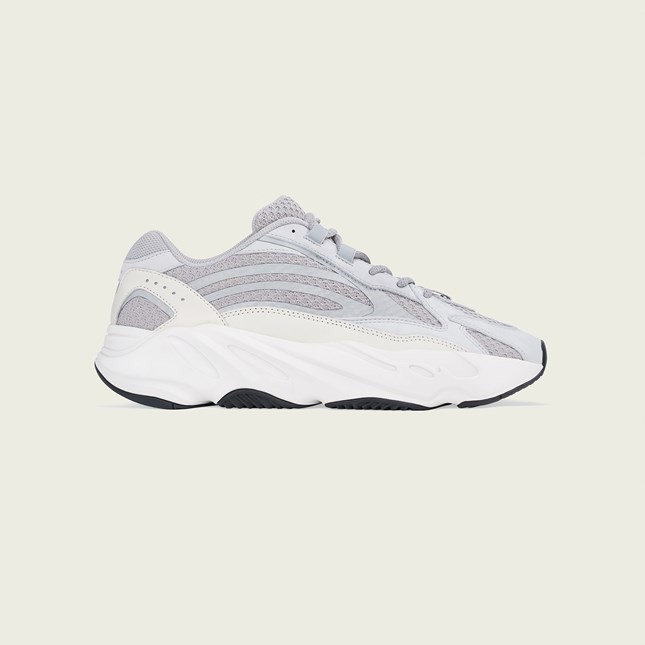 yeezy 700 shopee