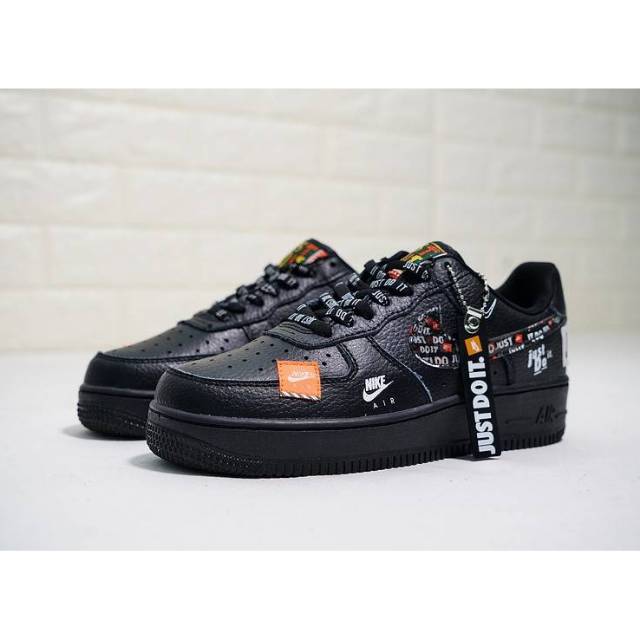 black just do it