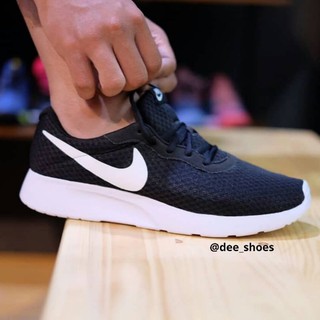 nike tanjun triple black