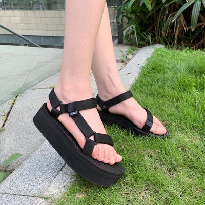 sparx men black flipflop