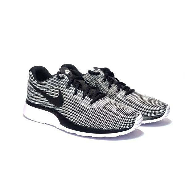 nike tanjun racer running