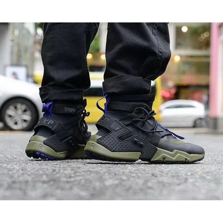 huarache gripp on feet