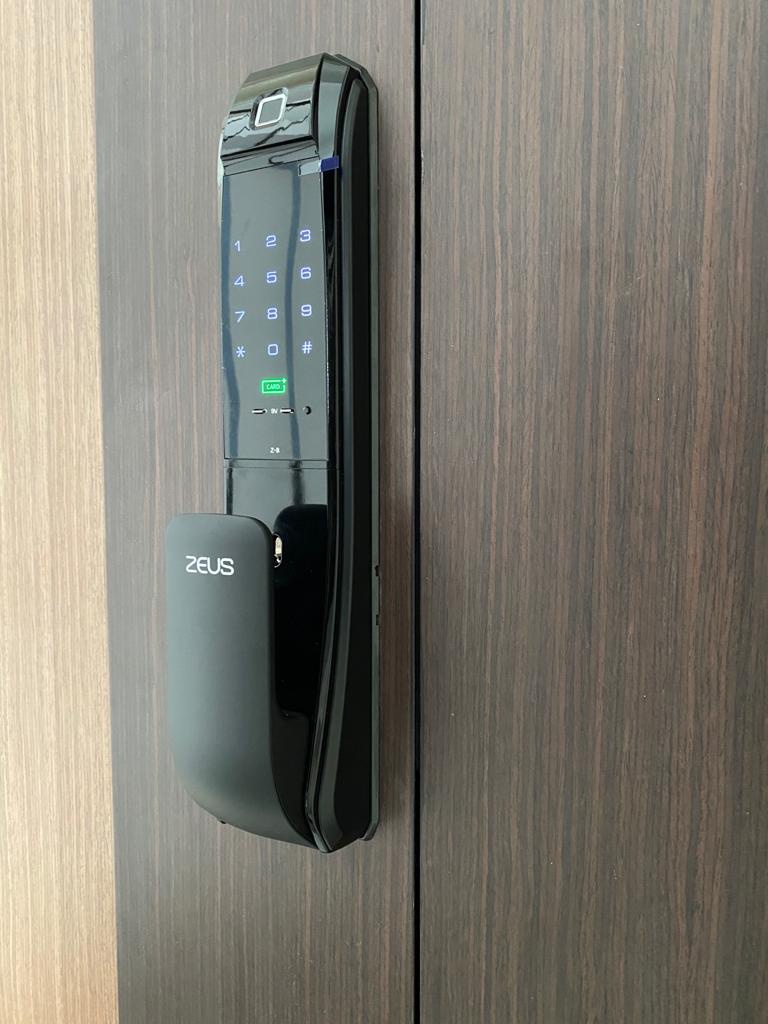 SG Ready Stock Zeus Z8 Digital Door Lock / Three way to unlock