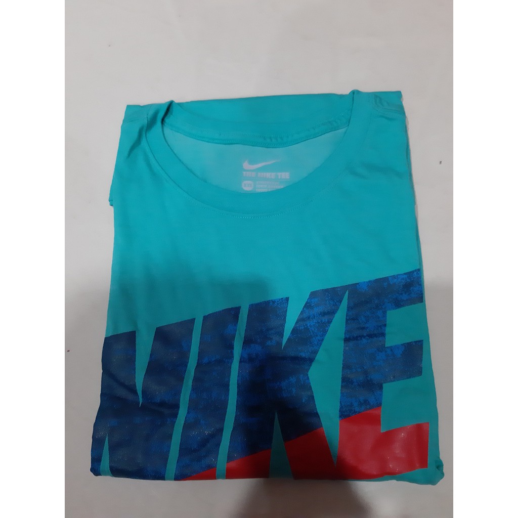 green t shirt nike