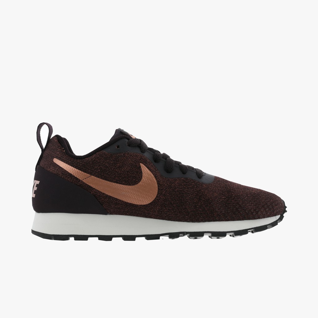 nike maroon sneakers
