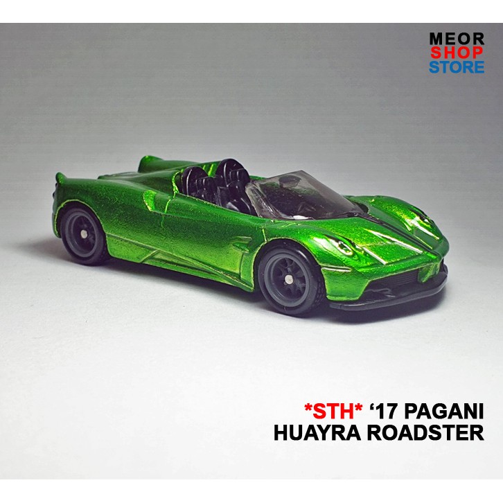 Hot Wheels 17 Pagani Huayra Roadster 