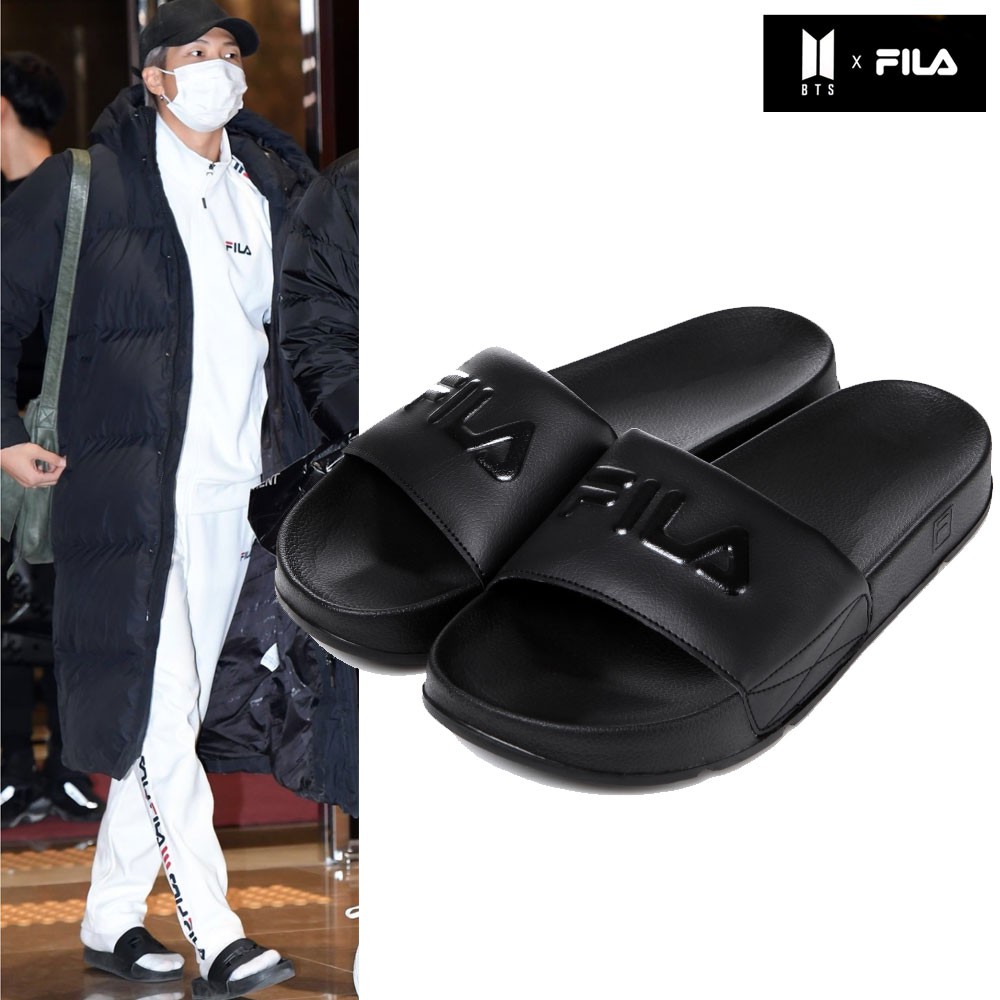 black slipper slides