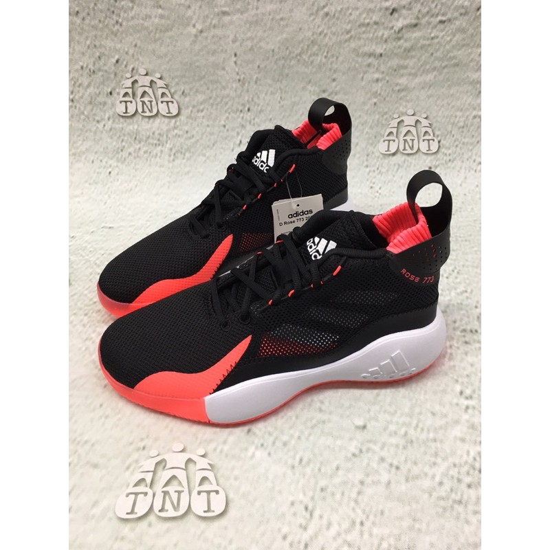 what size shoe does derrick rose wear