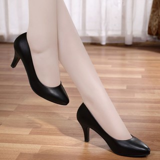 low closed toe heels