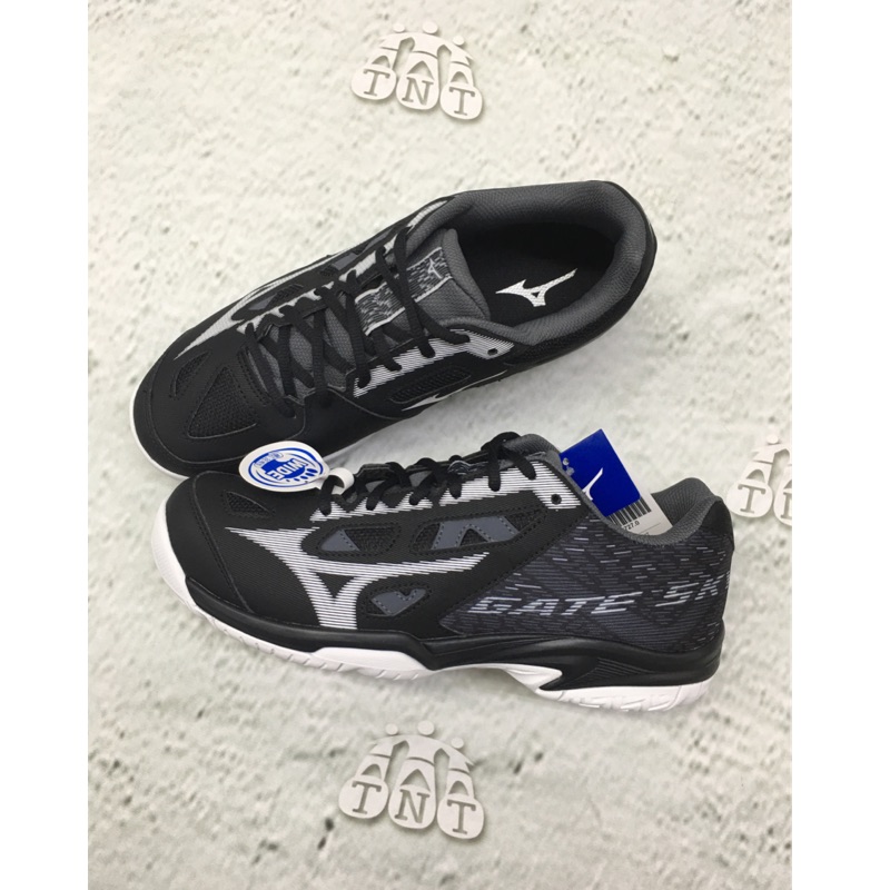 mizuno wide shoes