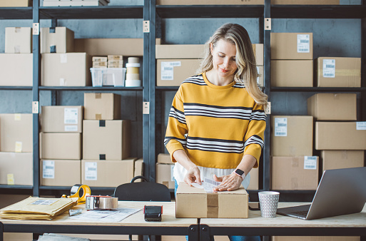 Xây dựng chiến lược Marketing Thương mại điện tử không phải là chuyện một sớm một chiều mà là một quá trình liên tục. Một chiến lược Marketing thành công phải bắt đầu từ mục tiêu kinh doanh của Shop và tận dụng các kênh bán hàng online để thúc đẩy doanh số bán hàng.

