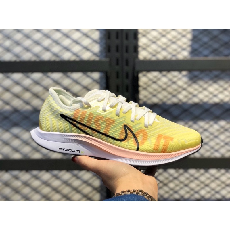 nike pegasus turbo 2 yellow