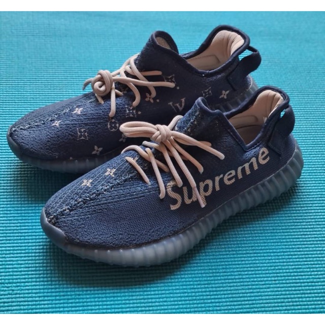 yeezy x supreme