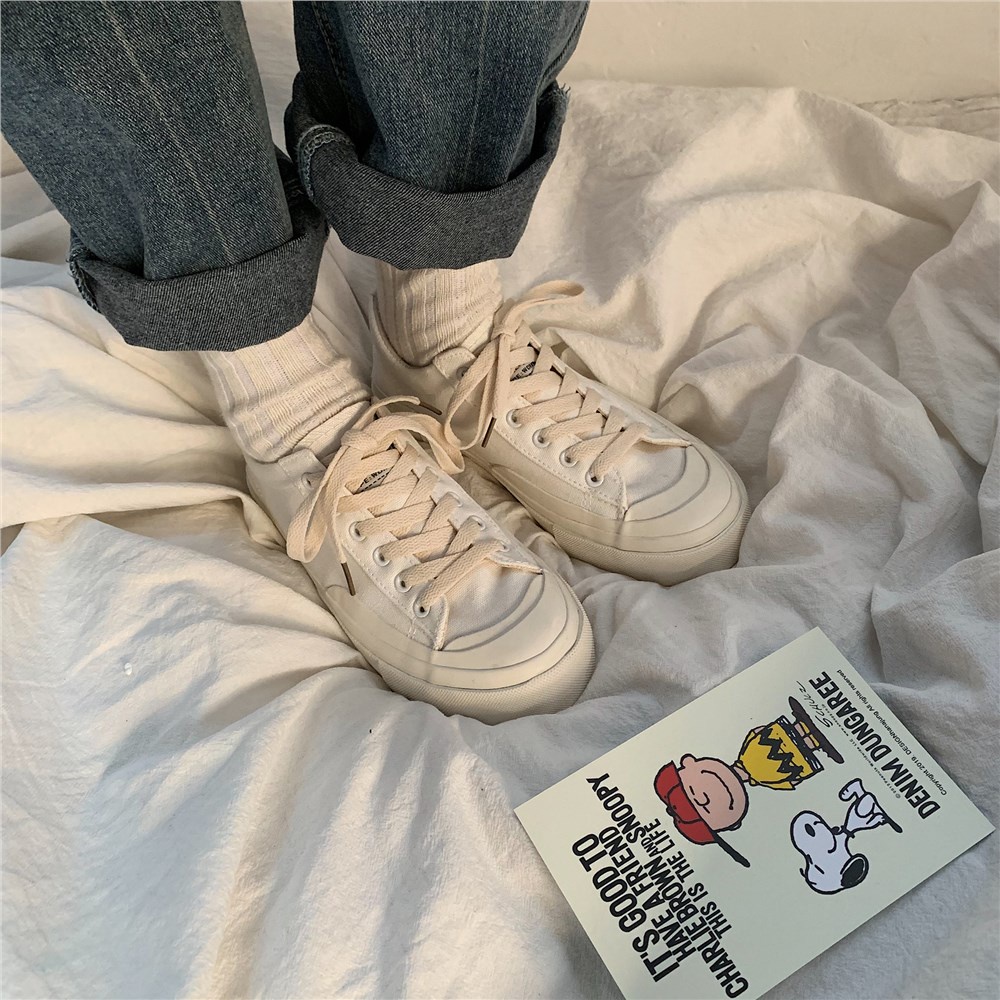 basic edition white canvas shoes