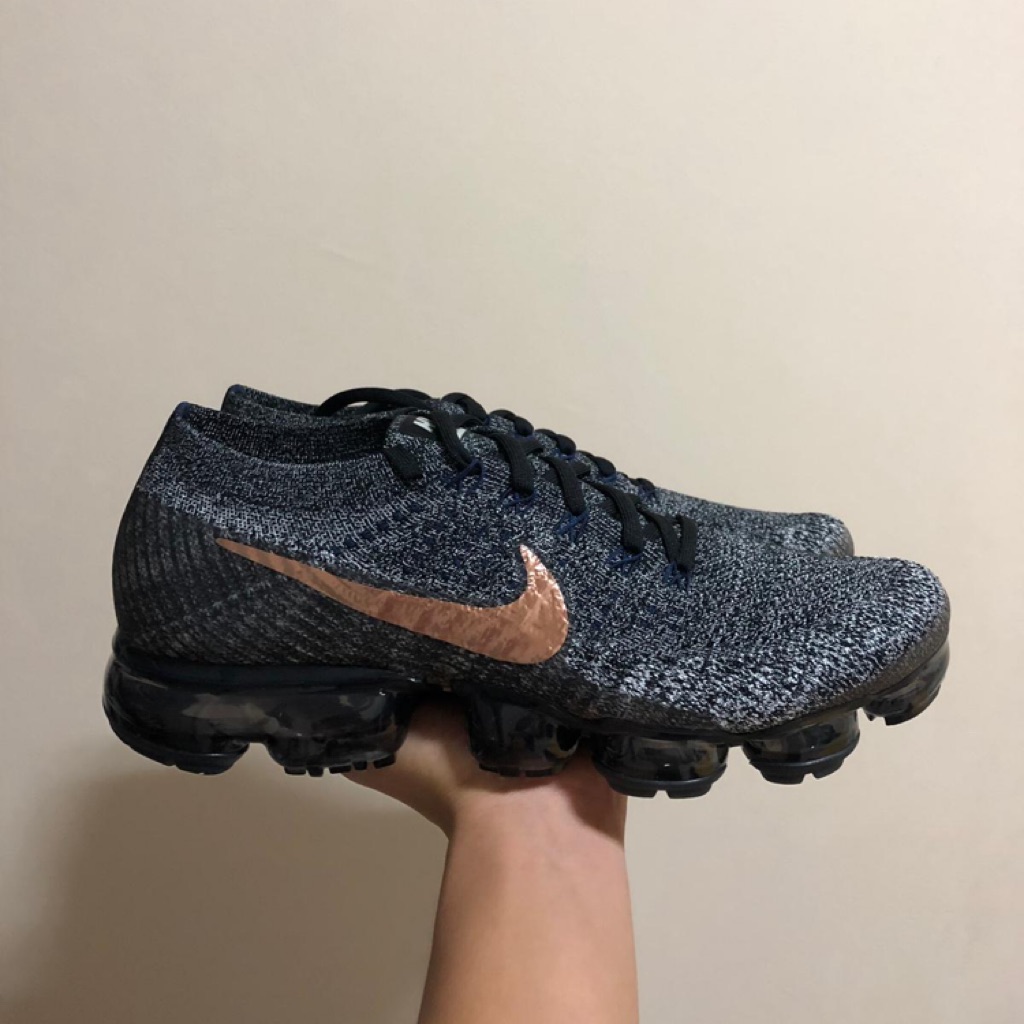 nike vapormax explorer dark