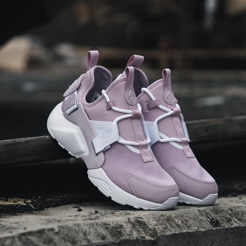 nike air huarache city low pink