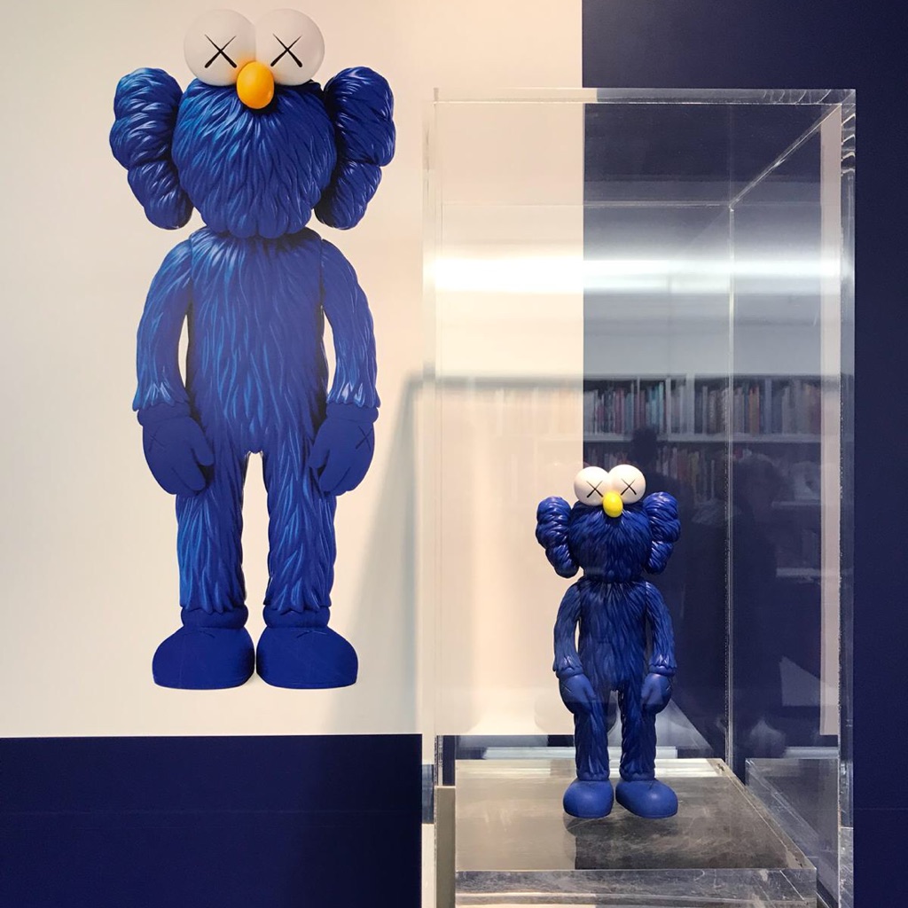 【新品未開封】KAWS BFF MoMA EXCLUSIVE BLUE カウズ