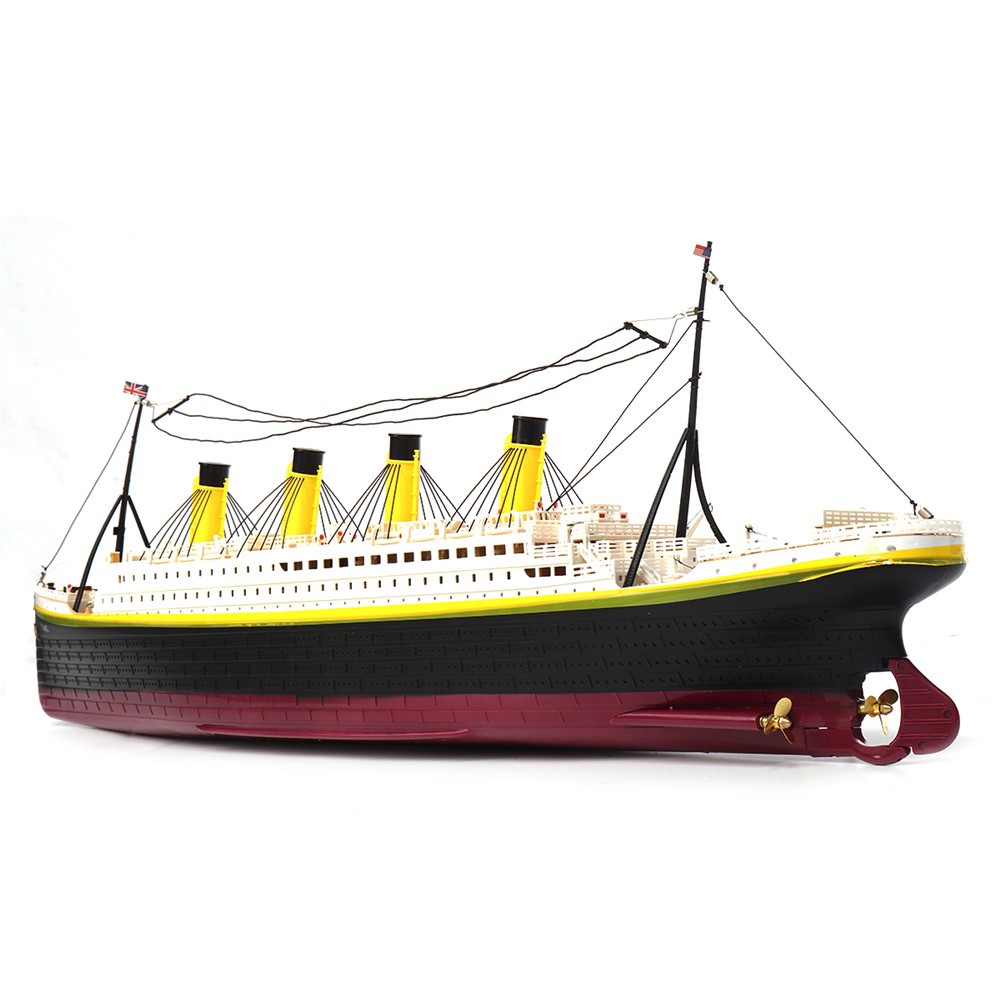titanic toy boat