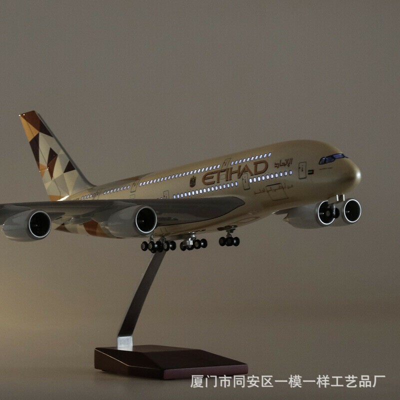 etihad toy plane