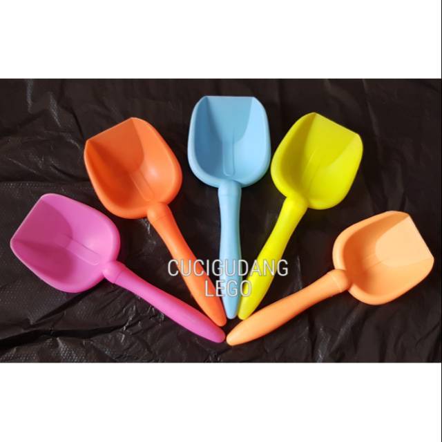 sand scoop toy