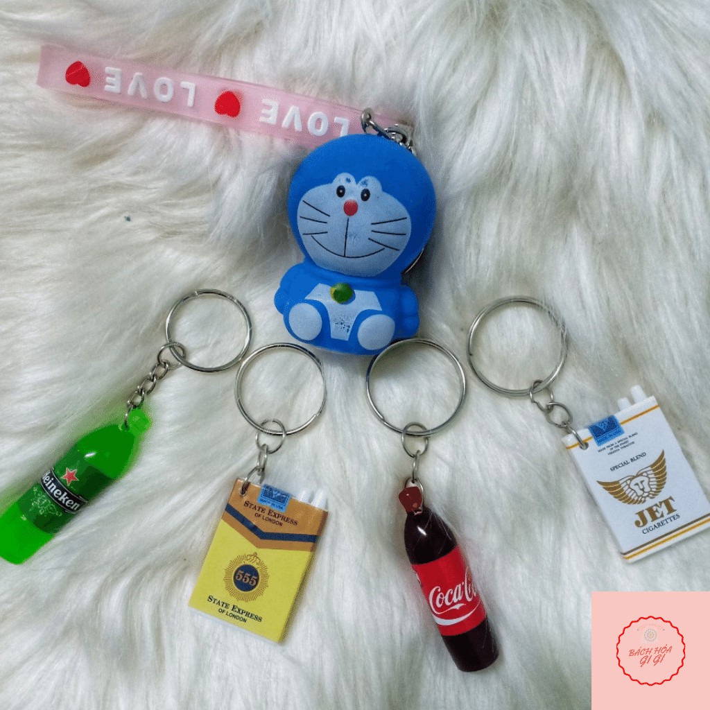 Cute, cute keychains, beautiful souvenirs (random sample) Shopee