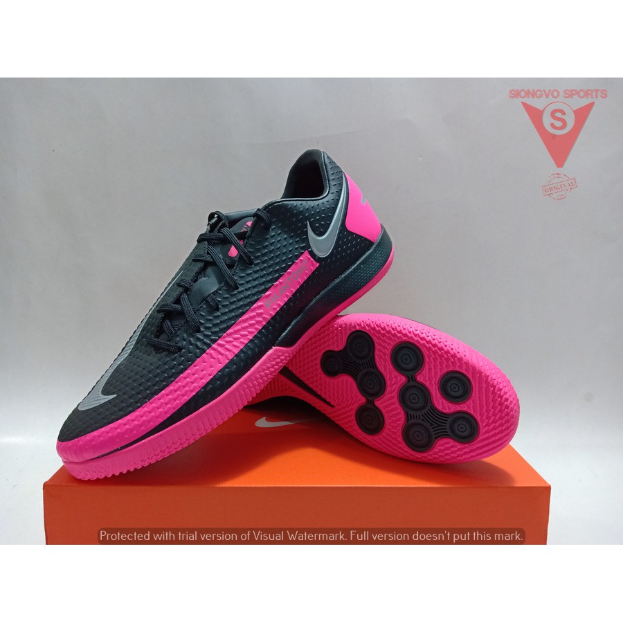 nike futsal shoes singapore