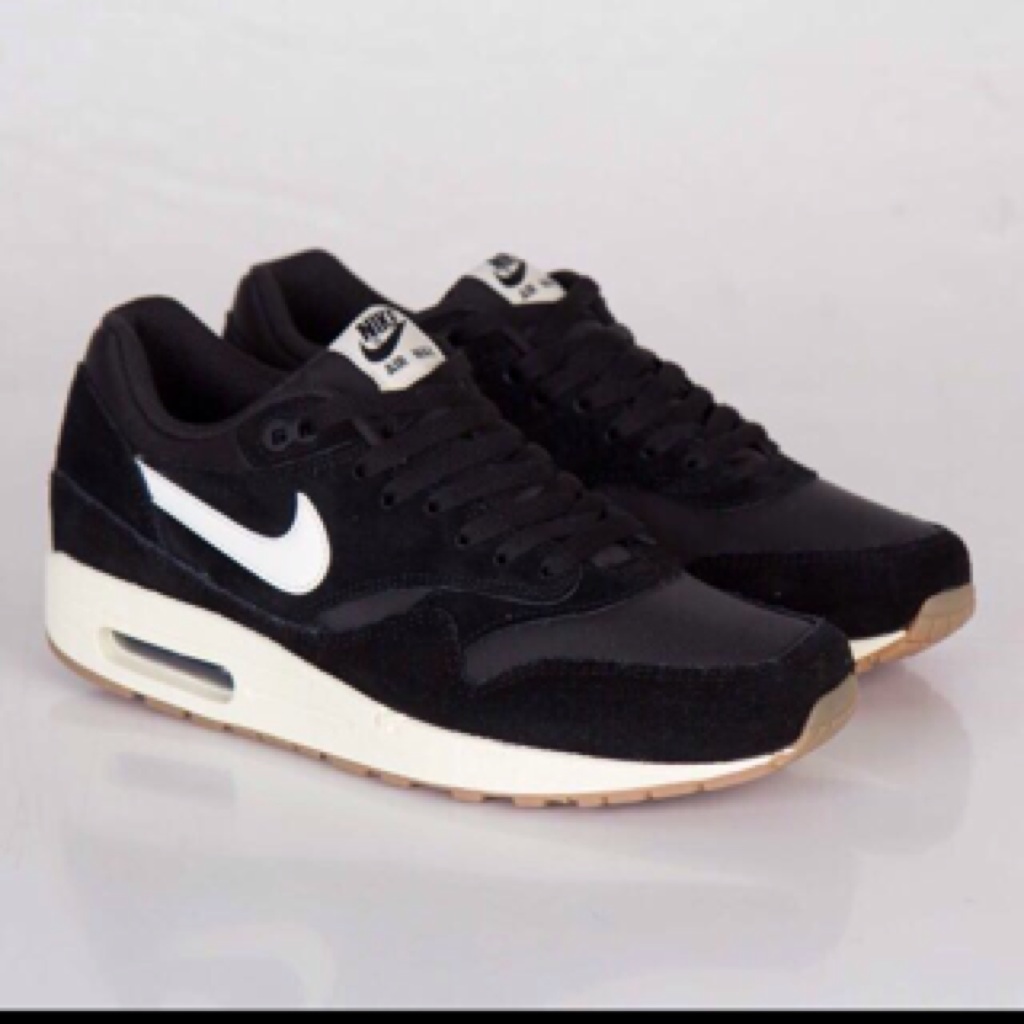 air max essential