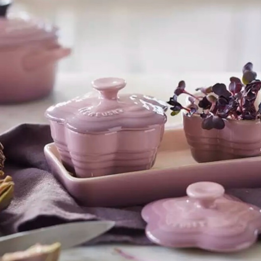 Le Creuset Stoneware Small Flower Ramekin with Lid in Muave Shopee