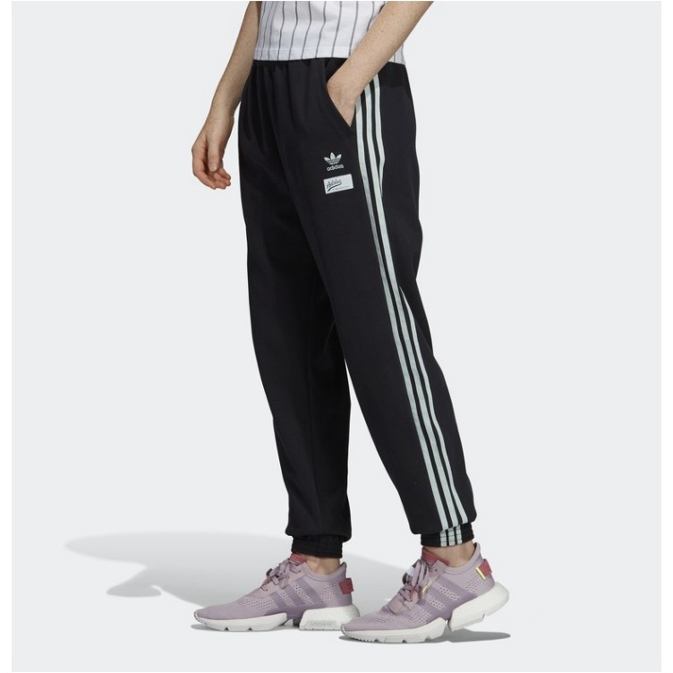 Штаны адидас лампасы. Adidas Originals брюки спортивные 3-Stripes Cargo. Штаны adidas e14640 awv002. Gd2081 adidas. Adidas dt9901.