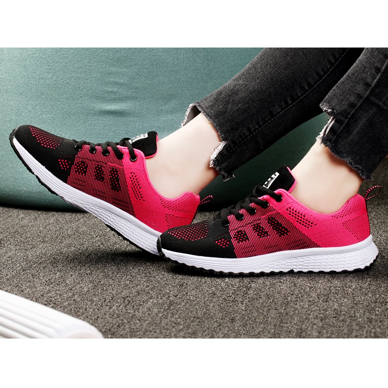 sports shoes offers online