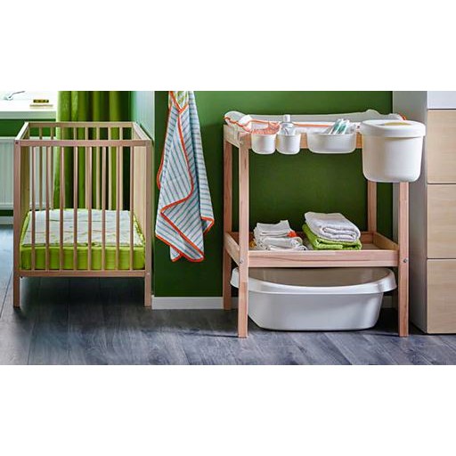 sniglar changing table