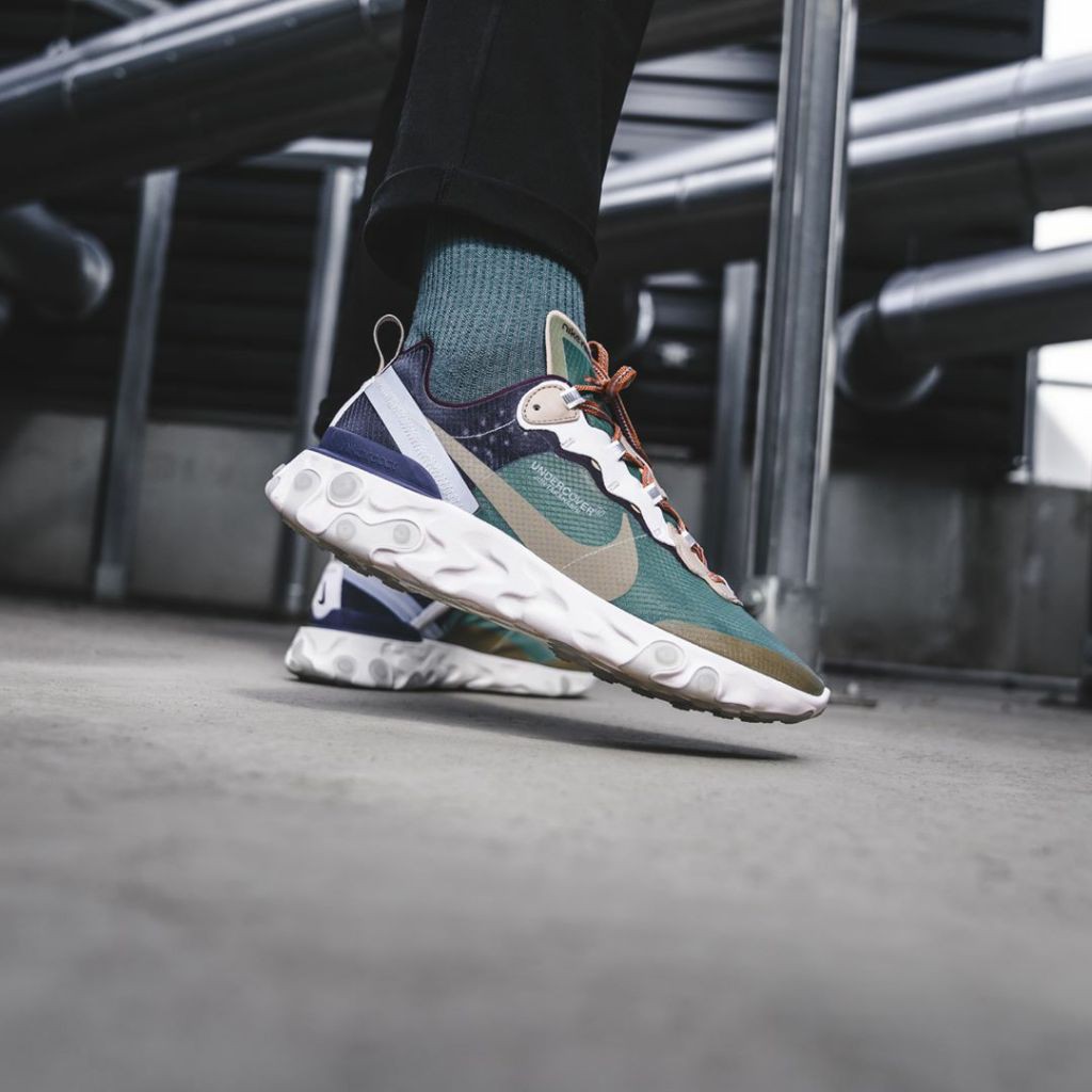 green mist nike react