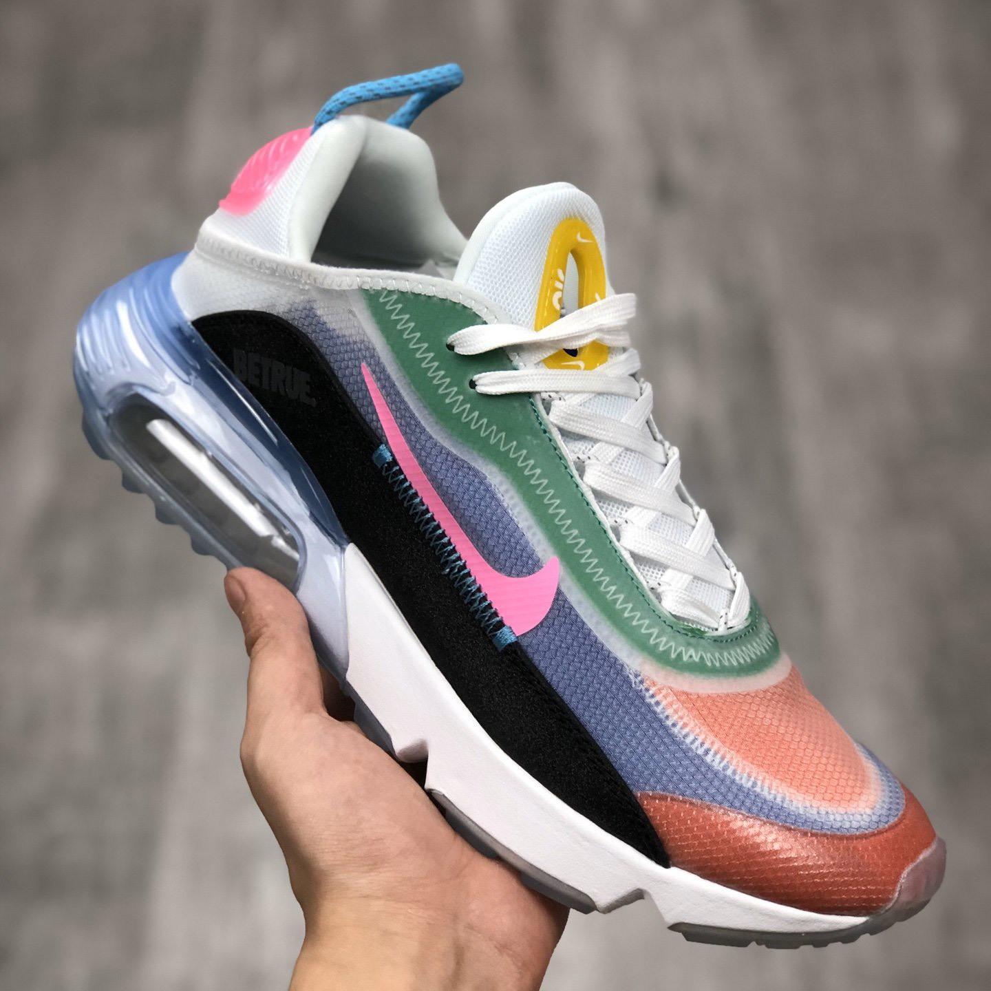 nike shock absorbing shoes