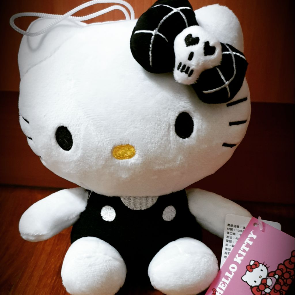 black hello kitty plush