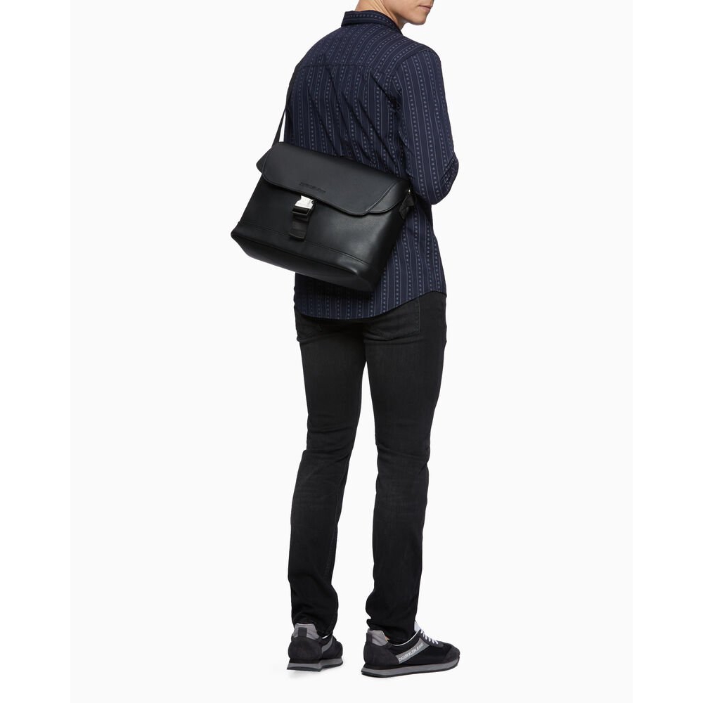 men's pebbled messenger bag