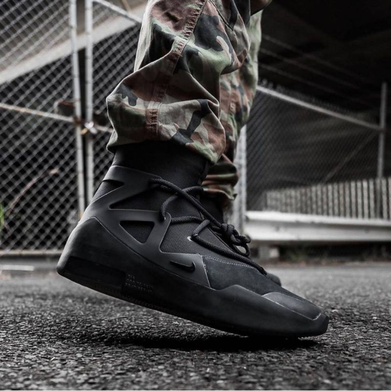 nike air fog triple black