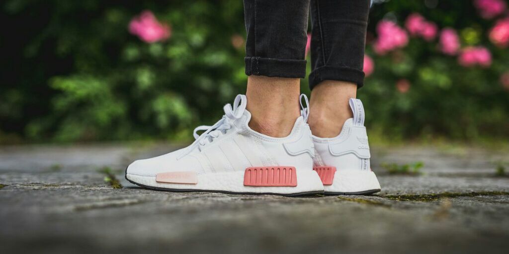 rose adidas nmd r1