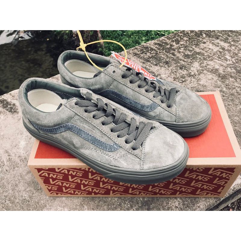 vans style 36 x reigning champ