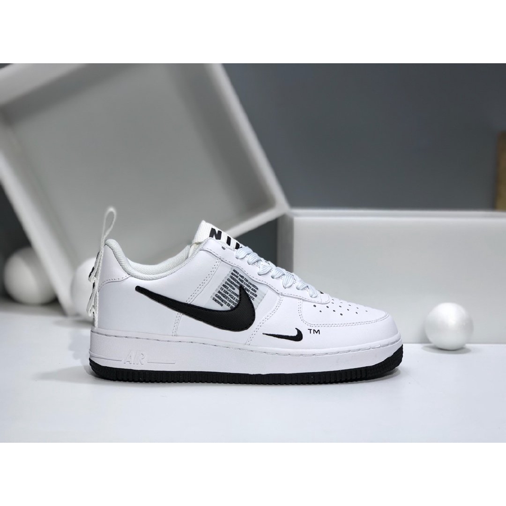 nike air force 1 lv8 ul white