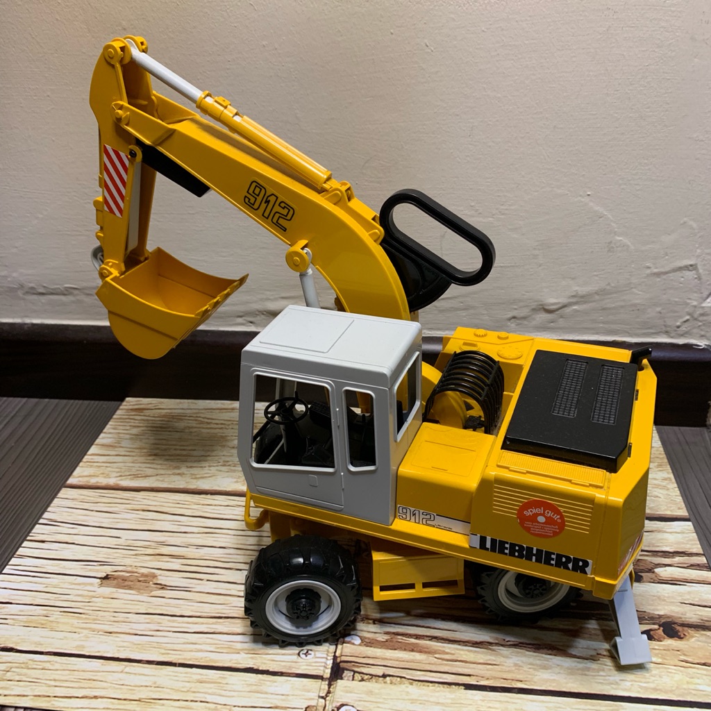 bruder excavator