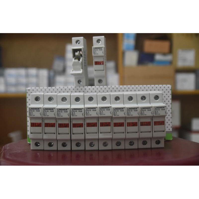 Ceramic Fuse Holder With Light Track 10 * 38mm Boxed 12 Pc Track Fuse