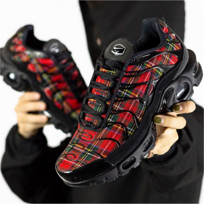 nike air max plus tartan