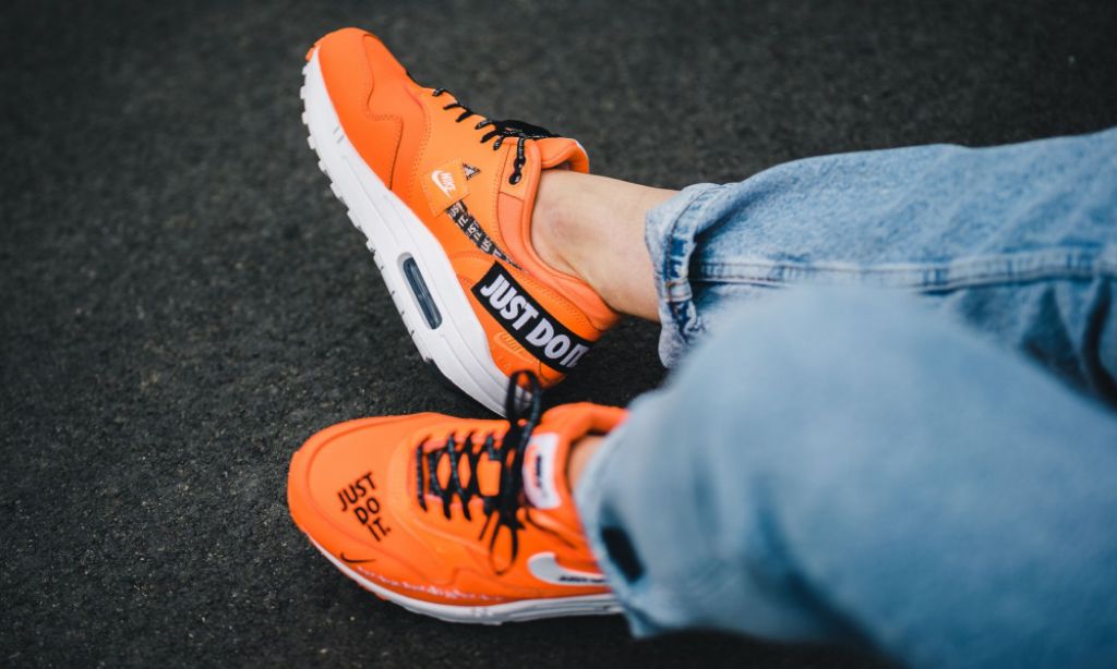 air max 1 just do it pack orange