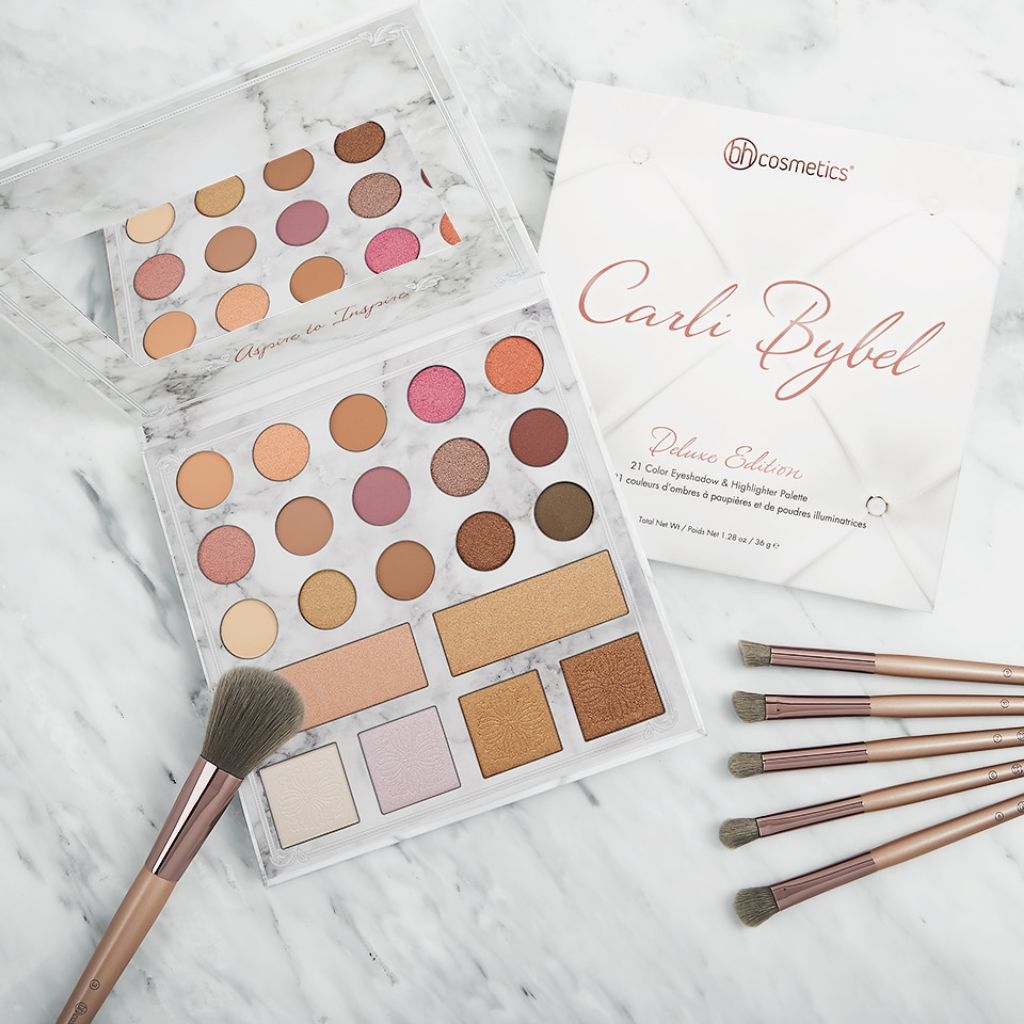 carli bybel eyeshadow and highlighter palette