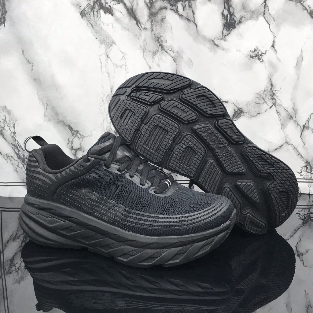 hoka bondi 6 triple black