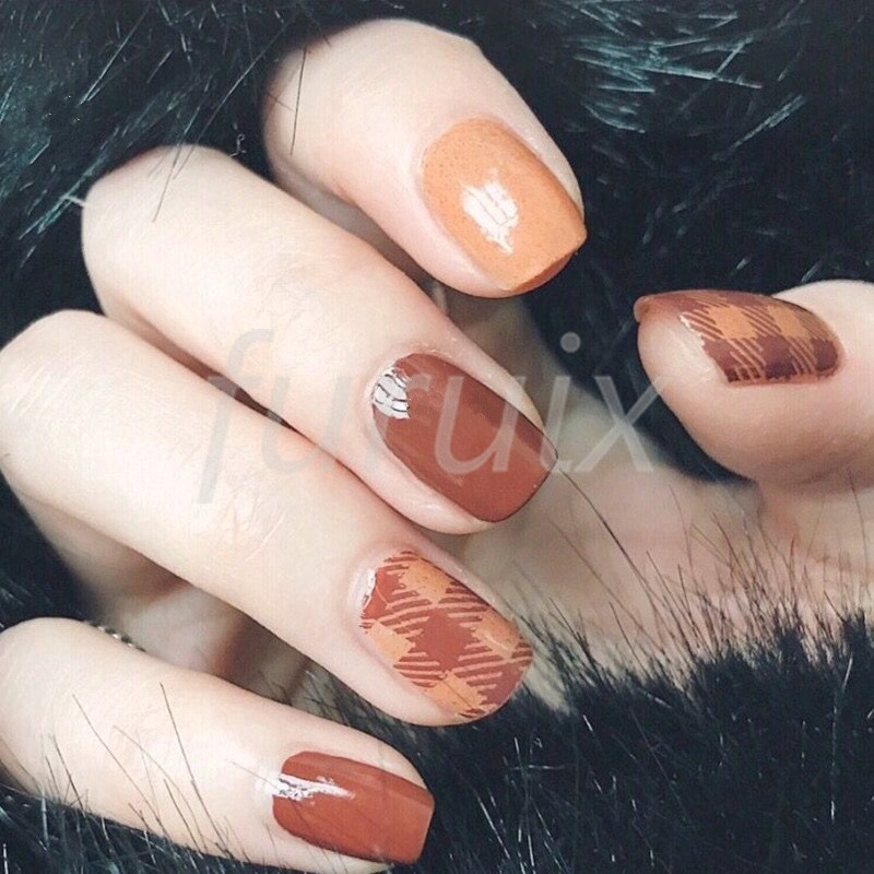 24 Pcs Caramel Stripe Fake Nails Short Nails Acrylic Nail Tips Diy Nail Arts Shopee Singapore