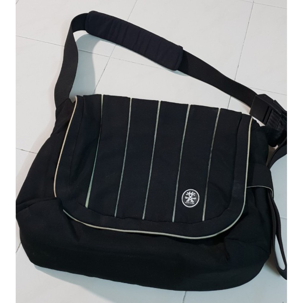 crumpler messenger bag singapore