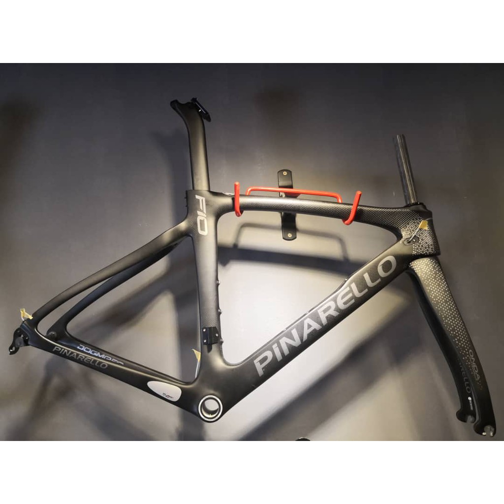 pinarello carbon frame